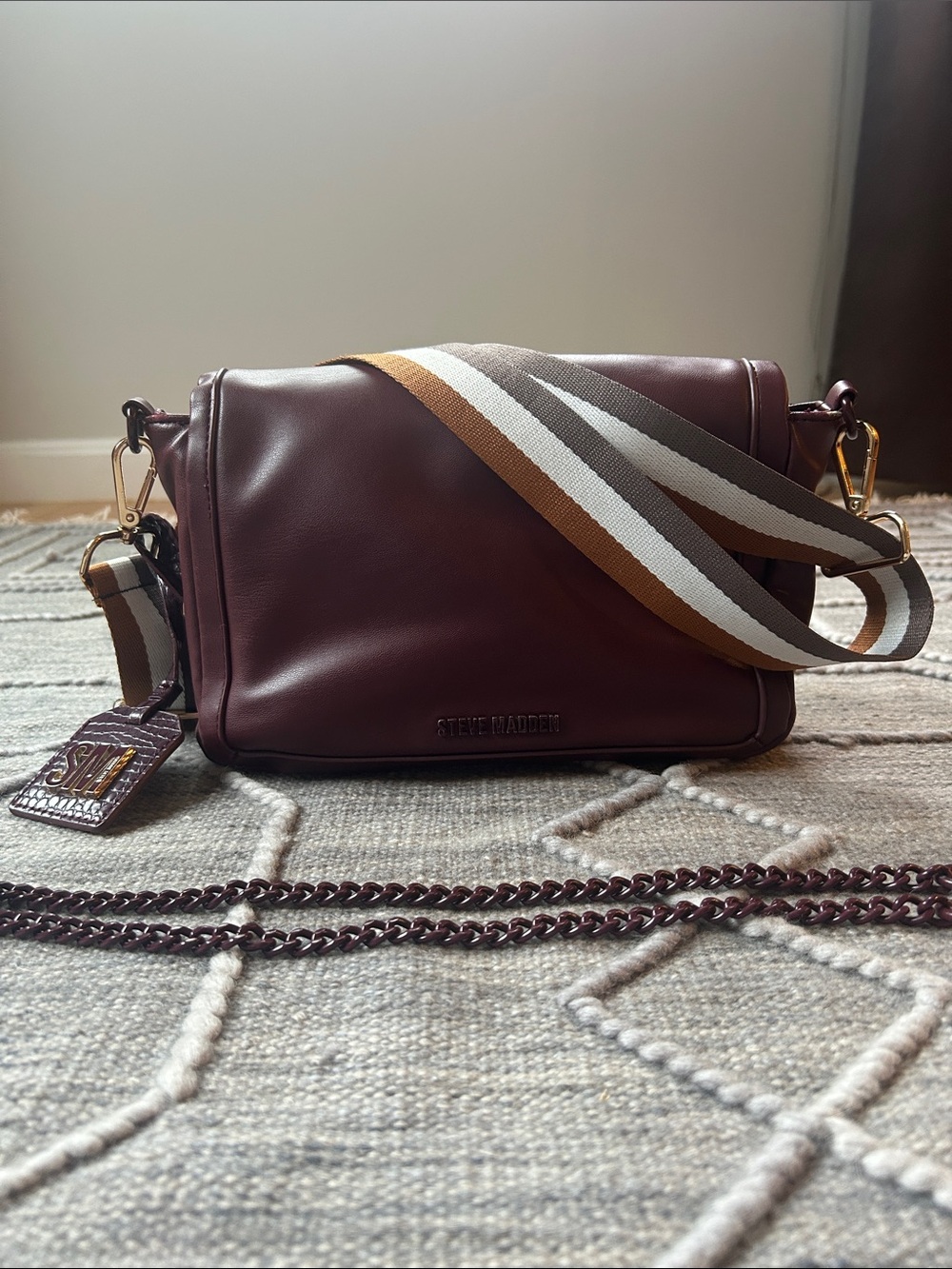 Steve Madden Burgundy Vegan Leather Crossbody/Shoulder Bag w 2 Removable Straps - Picture 10 of 16